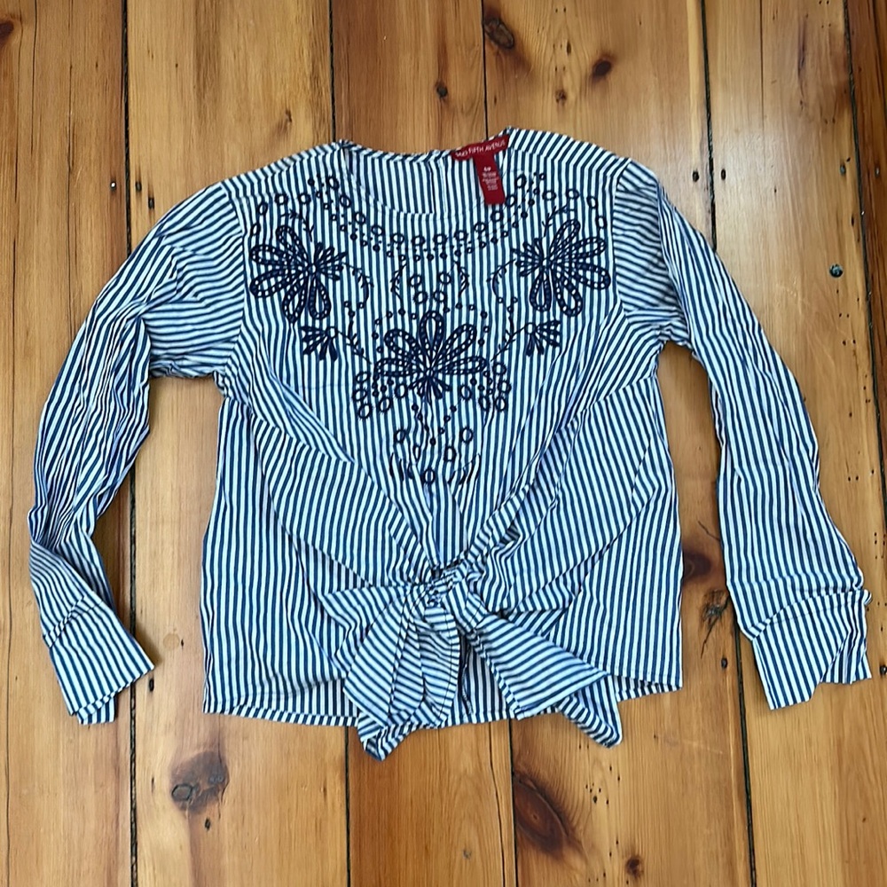 Saks fifth Avenue tie crop shirt